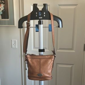 Fossil Maddox leather shoulder bag light brown camel with silver key fob